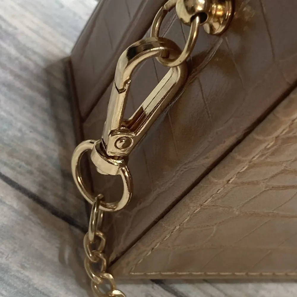 Vegan Leather Clutch Box Bag Tan Crocodile Faux Gold Tone Crossbody‎ Chain NWOT